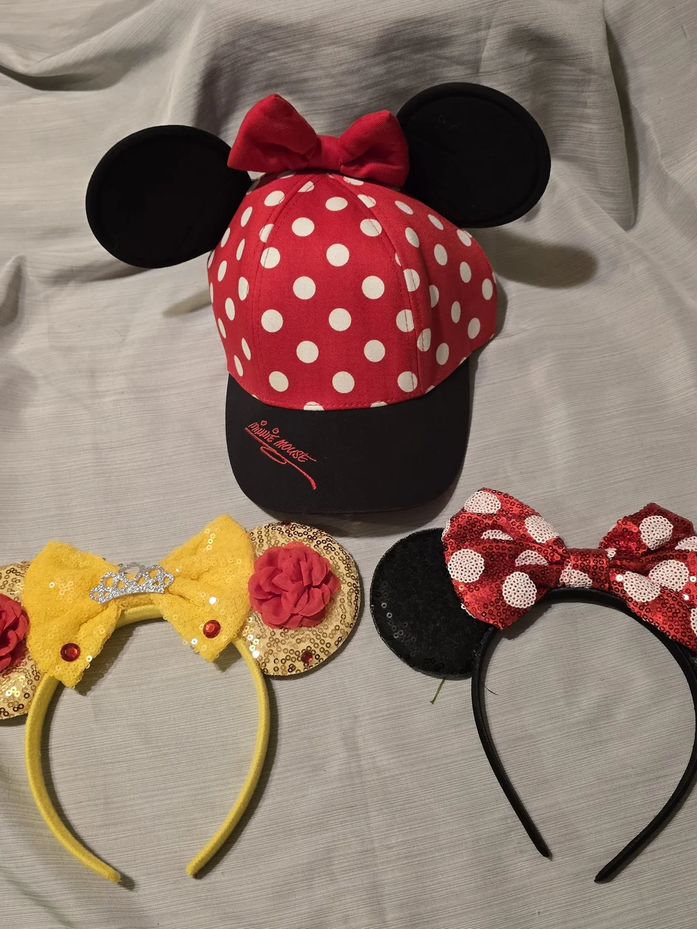 Disney Minnie Mouse Cap w/Iconic 3D Mouse Ears and 2 Headbands Belle/Minnie EUC